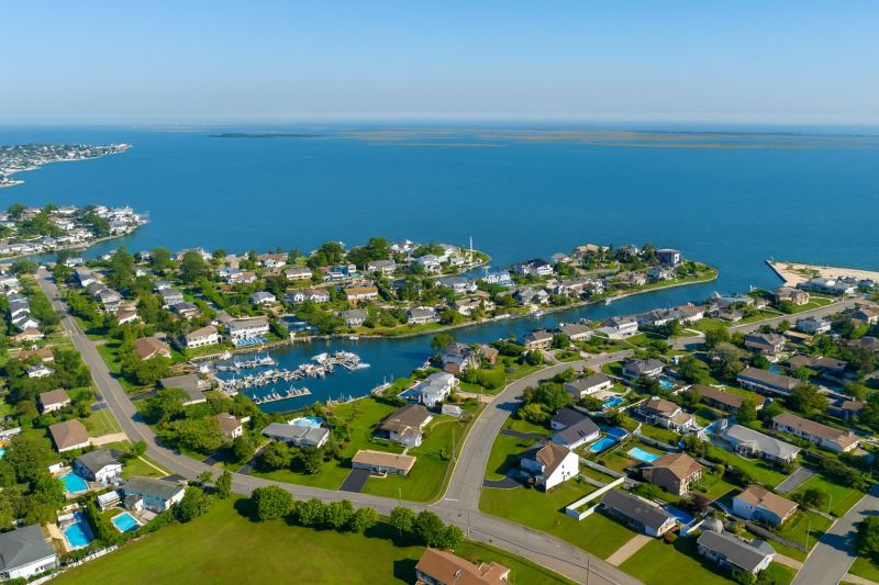 Massapequa, NY